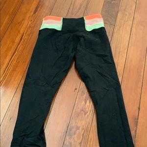 Lululemon reversible cropped leggings size 4